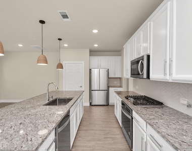 1722 Summerlyn Terrace Drive - Photo Thumbnail 6