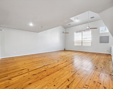 1306 Arthur Street - Photo Thumbnail 3