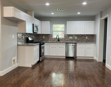 5502 Heron Drive - Photo Thumbnail 3