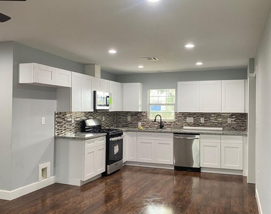 5502 Heron Drive - Photo Thumbnail 2