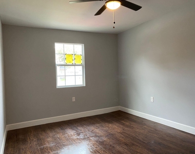 5502 Heron Drive - Photo Thumbnail 11