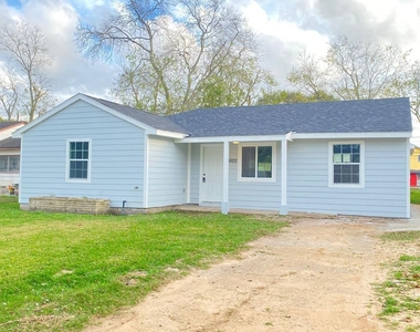 5502 Heron Drive - Photo Thumbnail 1
