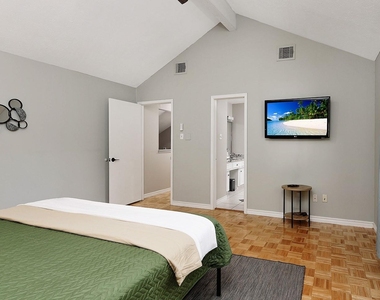 103 N Deerfoot Circle - Photo Thumbnail 18