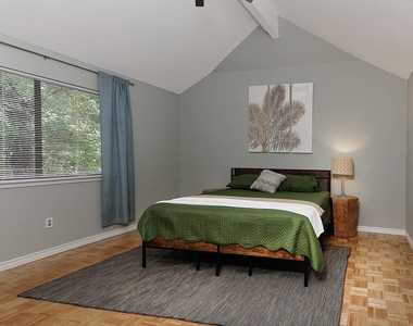 103 N Deerfoot Circle - Photo Thumbnail 13