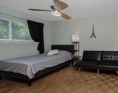 103 N Deerfoot Circle - Photo Thumbnail 11