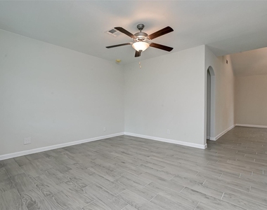 17114 Folsom Drive - Photo Thumbnail 11
