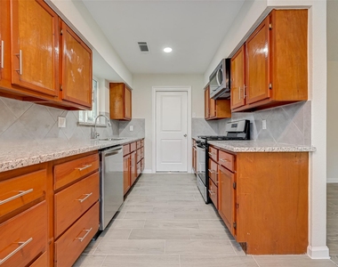 17114 Folsom Drive - Photo Thumbnail 17