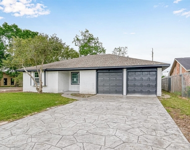 17114 Folsom Drive - Photo Thumbnail 4