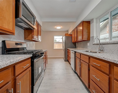 17114 Folsom Drive - Photo Thumbnail 20