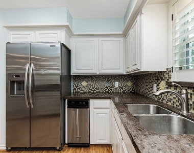 5511 Greentree Drive Drive - Photo Thumbnail 15