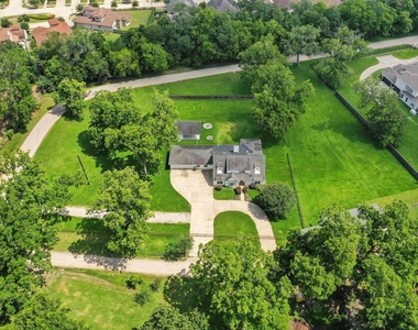 5511 Greentree Drive Drive - Photo Thumbnail 2