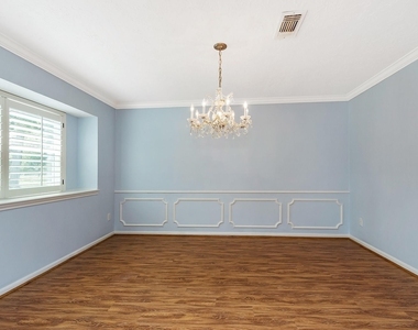 5511 Greentree Drive Drive - Photo Thumbnail 10