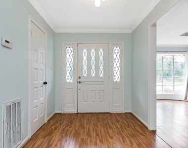 5511 Greentree Drive Drive - Photo Thumbnail 8