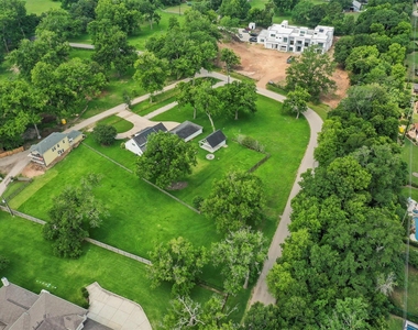 5511 Greentree Drive Drive - Photo Thumbnail 4