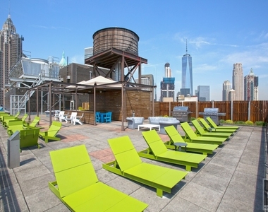 Water Street - Photo Thumbnail 9
