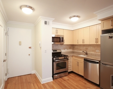 West 89th Street - Photo Thumbnail 2