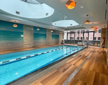 East 44th Street - Photo Thumbnail 11