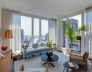 East 44th Street - Photo Thumbnail 1