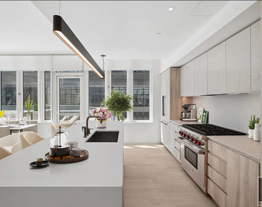 West 60th Street - Photo Thumbnail 6