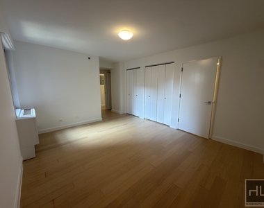 East 39th Street - Photo Thumbnail 1
