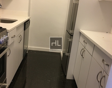 E 82 St - Photo Thumbnail 6
