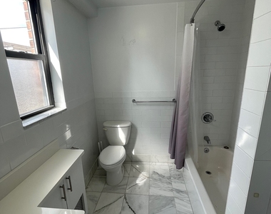 E 82 St - Photo Thumbnail 8