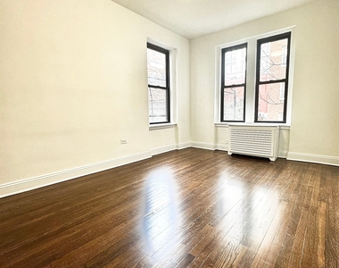 West 12 Street - Photo Thumbnail 5