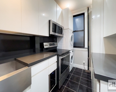 East 23 Street - Photo Thumbnail 5