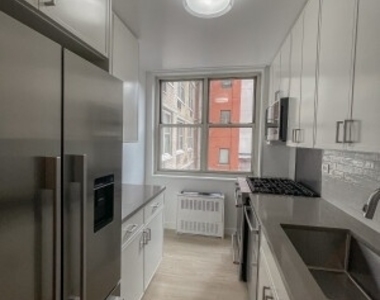 East 29th Street - Photo Thumbnail 4