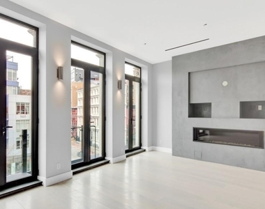 Bowery - Photo Thumbnail 16
