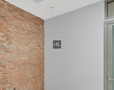 Bowery - Photo Thumbnail 3