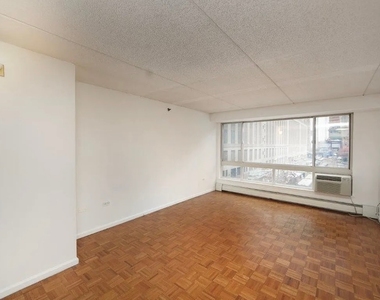 West 30 Street - Photo Thumbnail 2