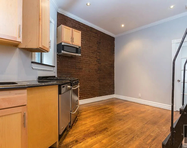 East 23 Street - Photo Thumbnail 1