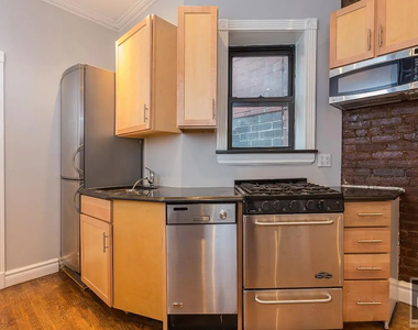 East 23 Street - Photo Thumbnail 3