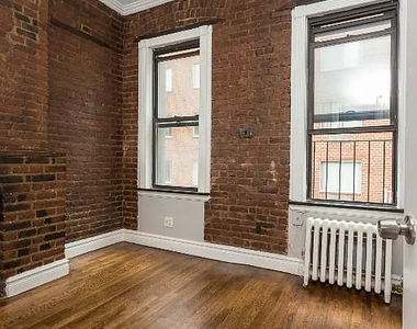 East 23 Street - Photo Thumbnail 4
