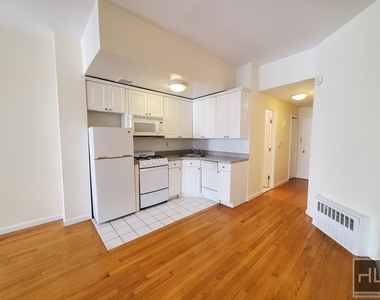 East 91st Street - Photo Thumbnail 1