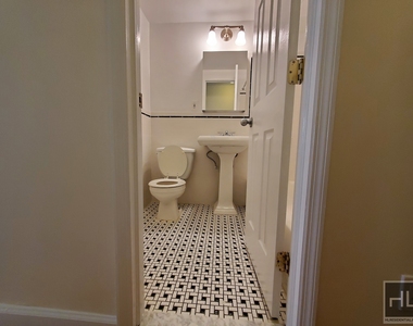 East 91st Street - Photo Thumbnail 3