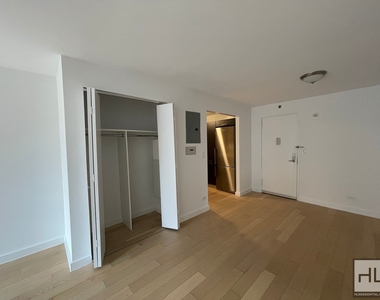East 39th Street - Photo Thumbnail 1