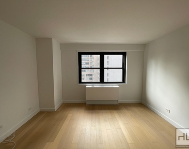 East 39th Street - Photo Thumbnail 3