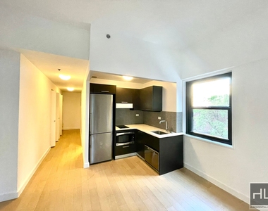 East 39th Street - Photo Thumbnail 2