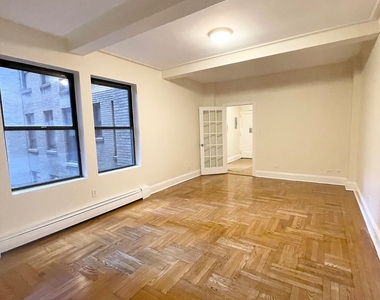 West 79 Street - Photo Thumbnail 6