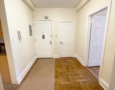 West 79 Street - Photo Thumbnail 7