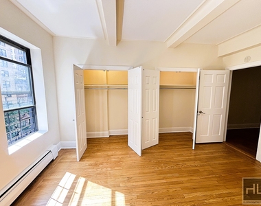 West 79 Street - Photo Thumbnail 2