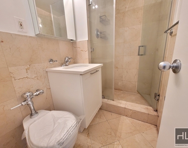 East 79th Street - Photo Thumbnail 8