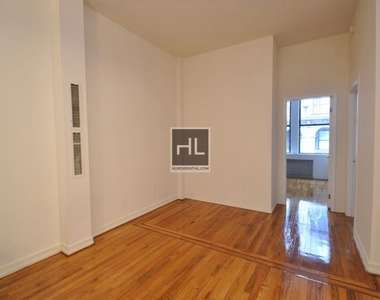 Madison Avenue - Photo Thumbnail 7