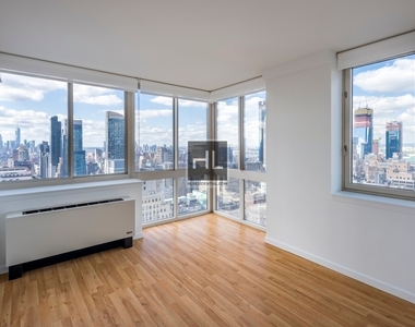West 38 Street - Photo Thumbnail 1