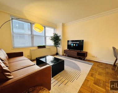 Eighth Avenue - Photo Thumbnail 2