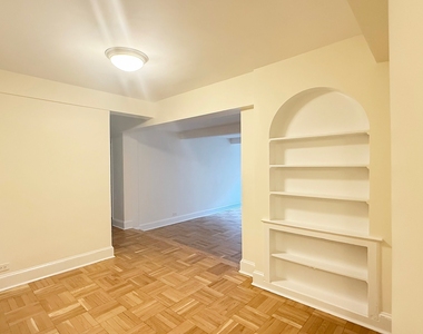 East 56 Street - Photo Thumbnail 2