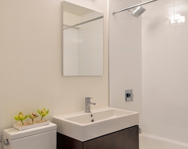 West 38 Street - Photo Thumbnail 2