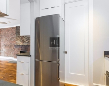 Hudson Street - Photo Thumbnail 1